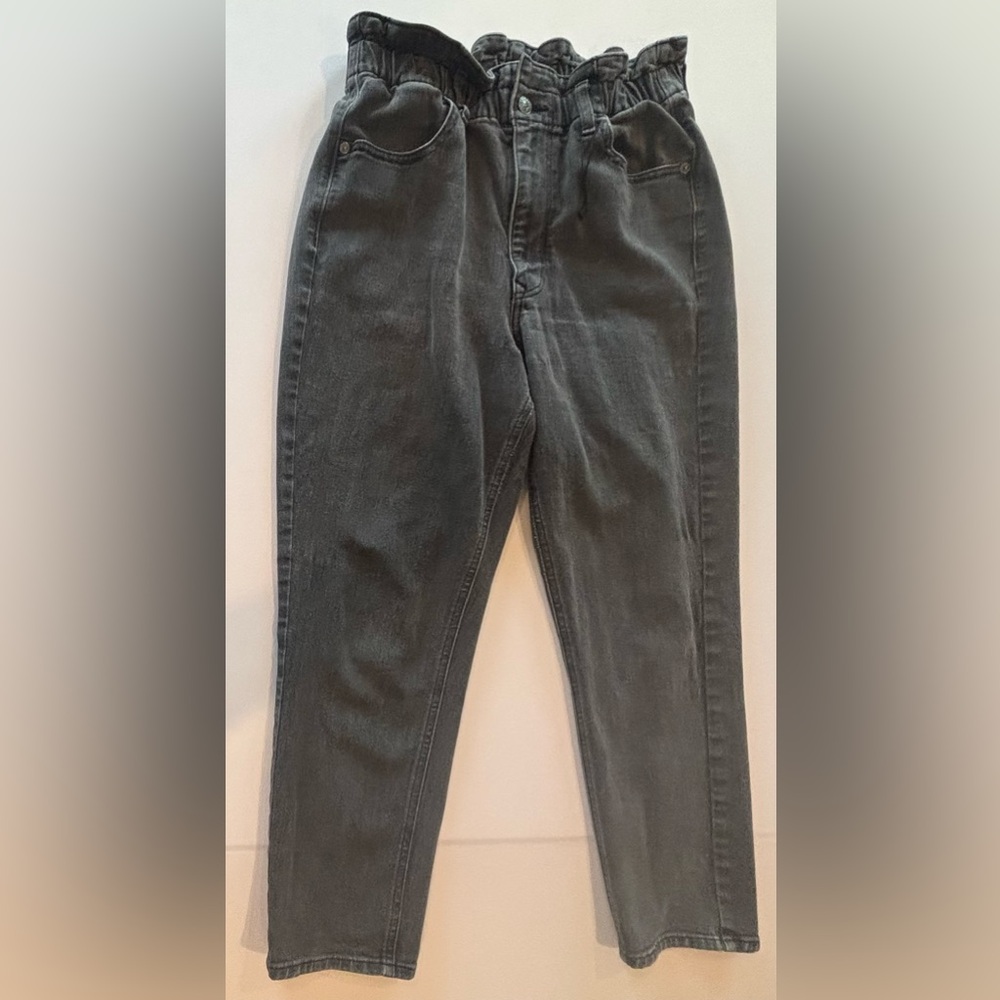 EXPRESS Women’s Black Wash Super High Rise Mom Jean Size 10 - Picture 3 of 13